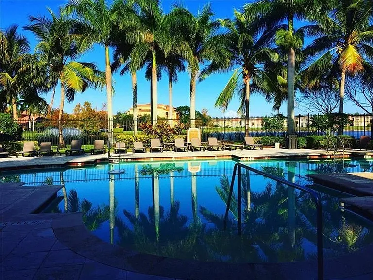 4200 San Marino Blvd #306 — Photo 3