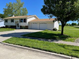1 Sheila Cir, Shenandoah, IA 51601