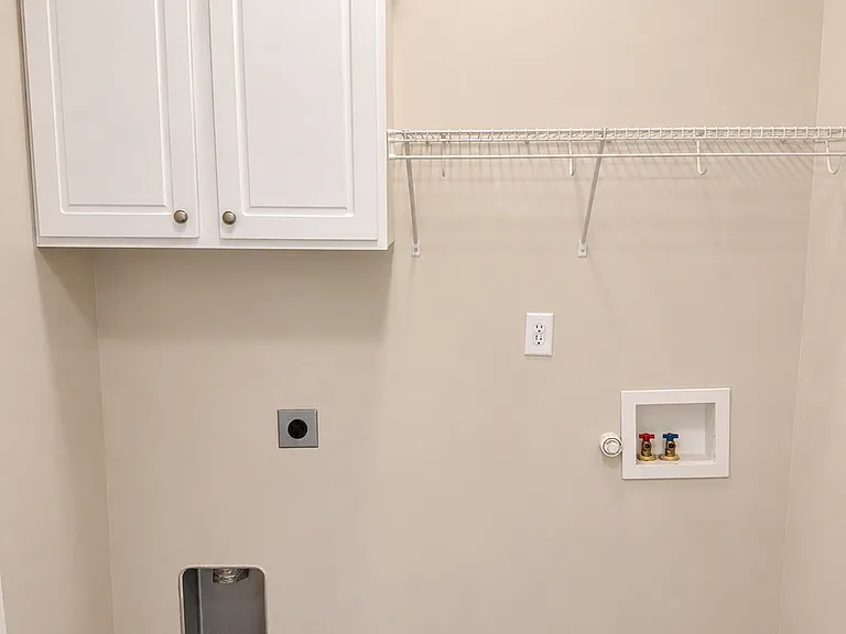 1398 Sawmill Creek Ln — Photo 17