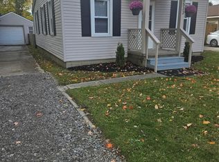 6533 Cloverton Dr, Waterford, MI 48329