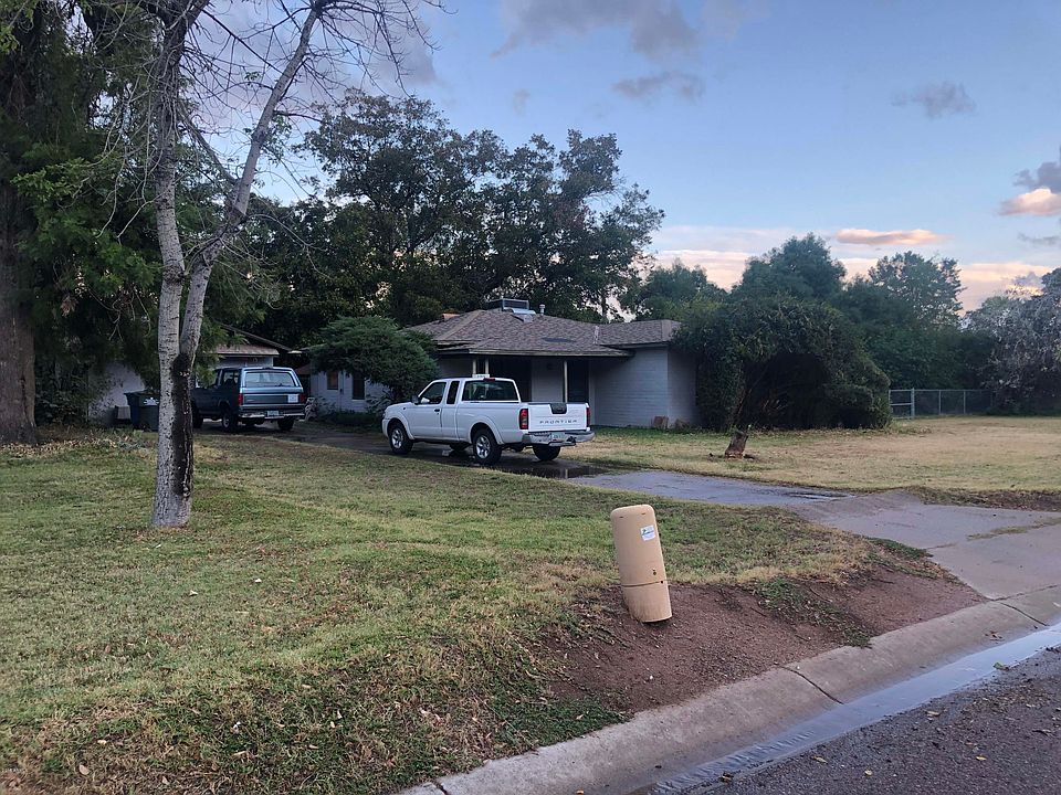 2nd image of 2211 N 38th Way