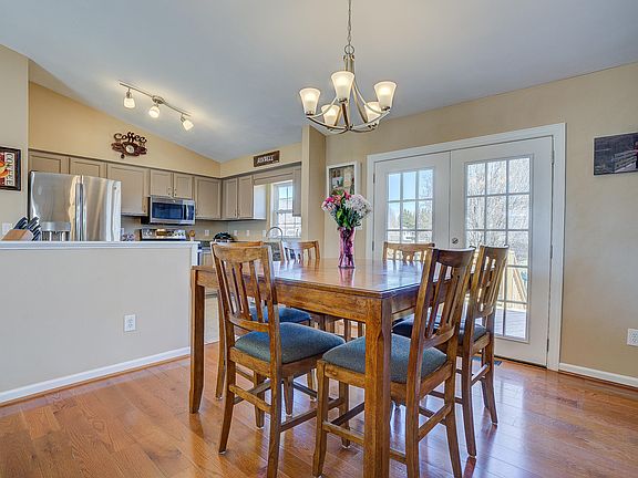 4th image of 2539 Barnaget Dr