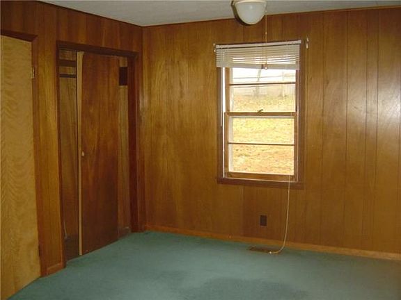 3rd image of 142 Clover Dr SW