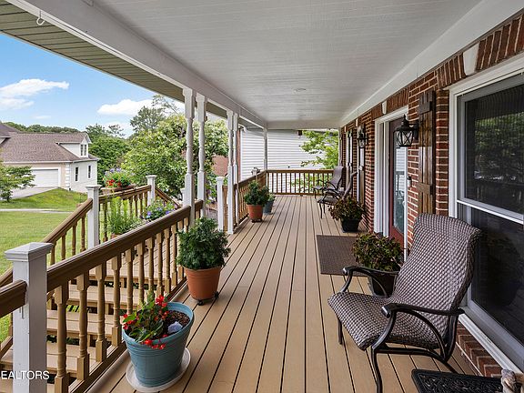 3rd image of 1226 Chickering Way Ln