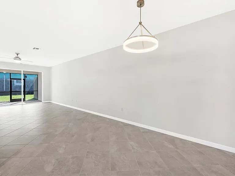 2672 Vine Ave — Photo 8