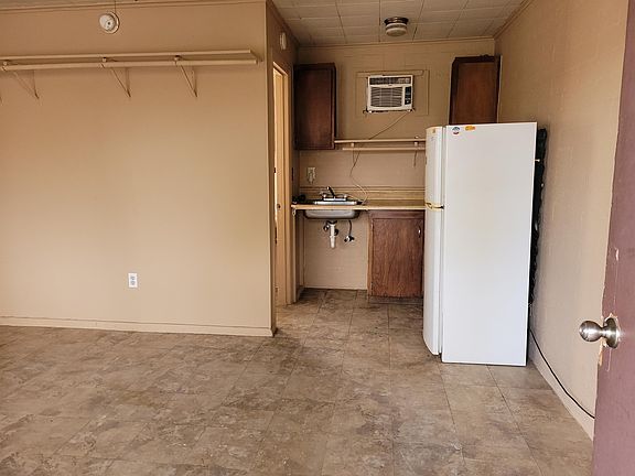 5th image of 854 W Wickenburg Way #5