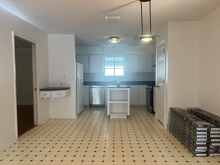 2857 SW 40th Pl — Photo 5