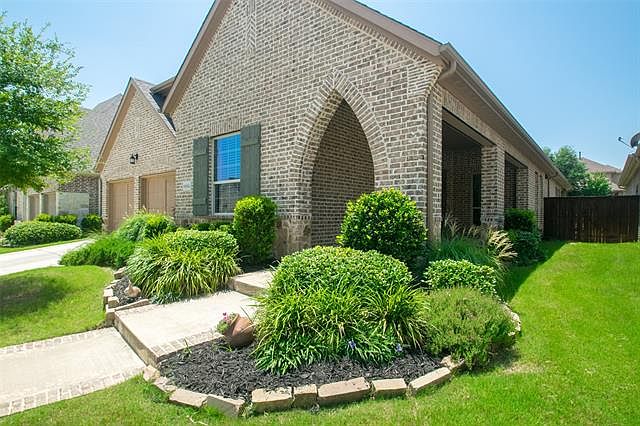1st image of 8904 Honeysuckle Dr