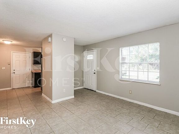 3rd image of 2503 E Linebaugh Ave
