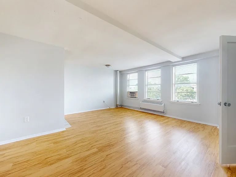 Dining/Living room