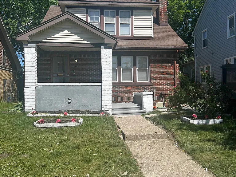 13256 Strathmoor St — Photo 13