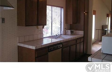 5th image of 13323 Samantha Ave