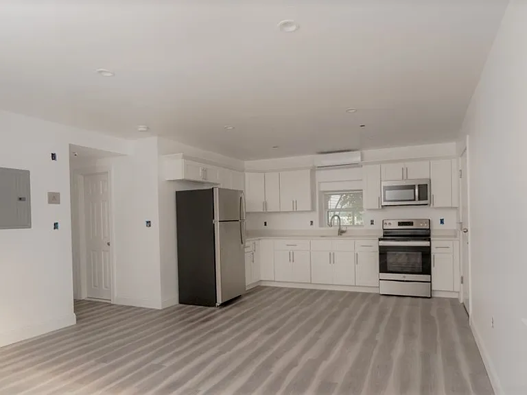 11 Park St — Photo 11