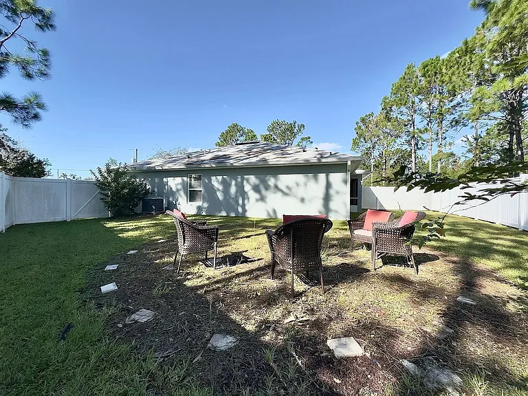 8 Linda Pl #B — Photo 18