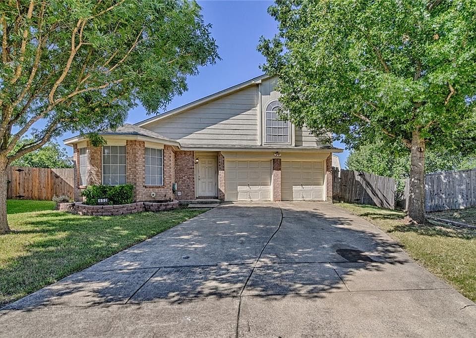 1st image of 652 Blueberry Hill Ln