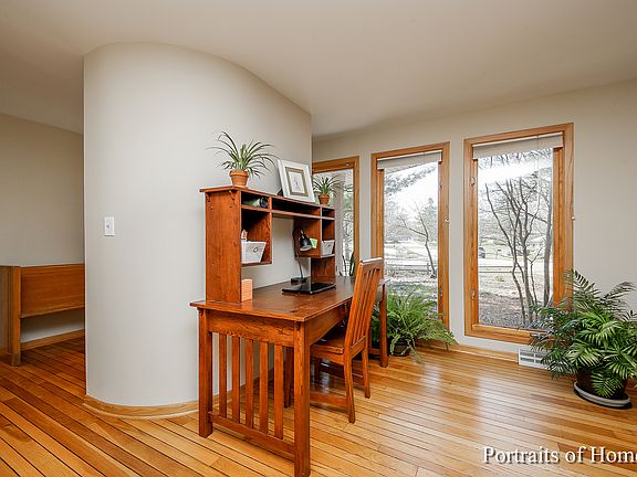 4th image of 3S651 Behrs Circle Dr E