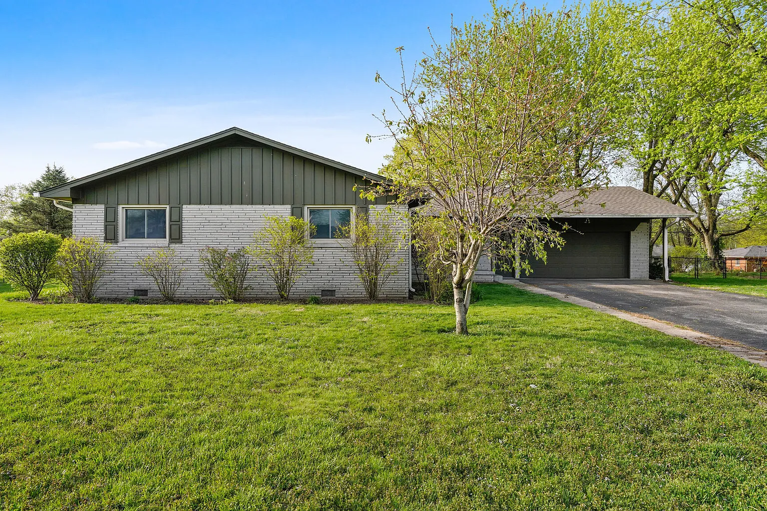 45 Saint Clair St photo 1