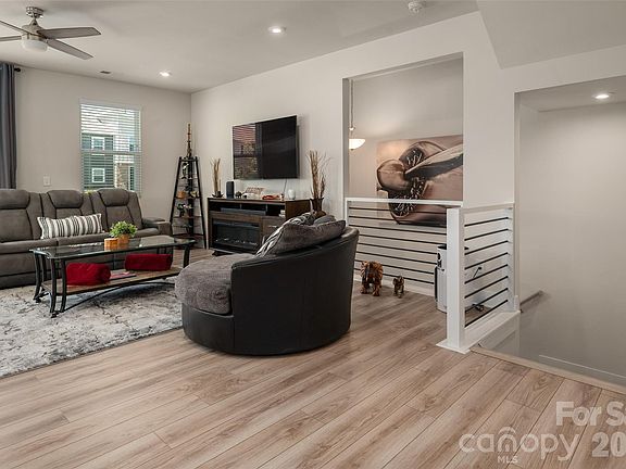 4th image of 1630 Unison Dr #135