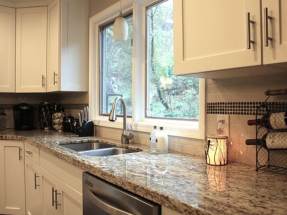4th image of 3022 E Lostwood Dr
