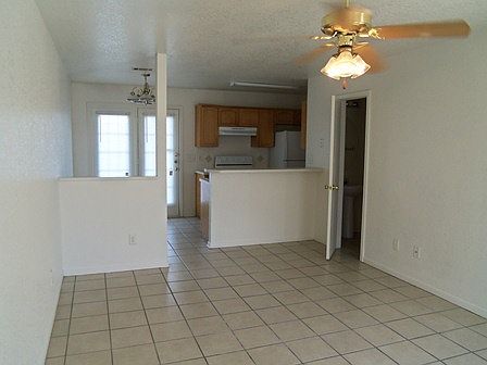 2nd image of 1601 Dugger Cir APT C