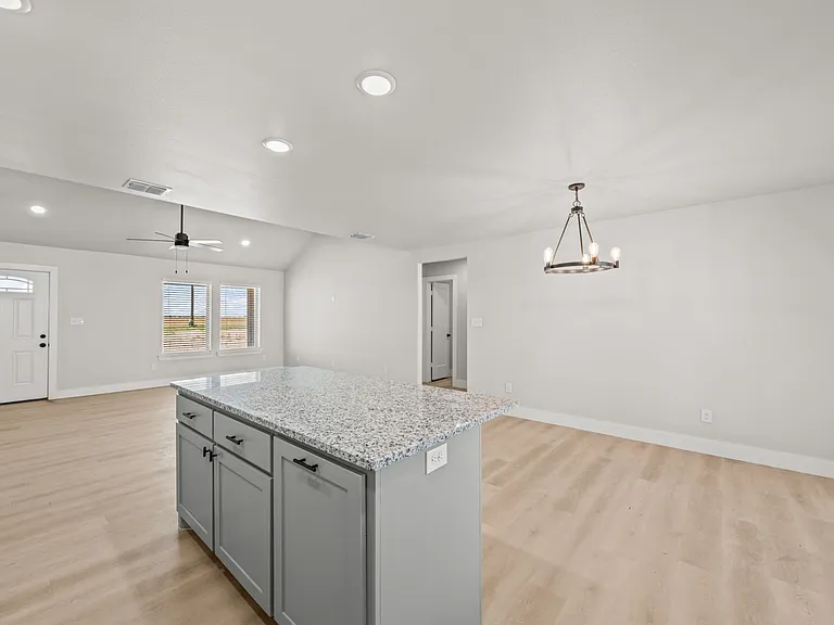 10517 East Cres #7400 — Photo 30