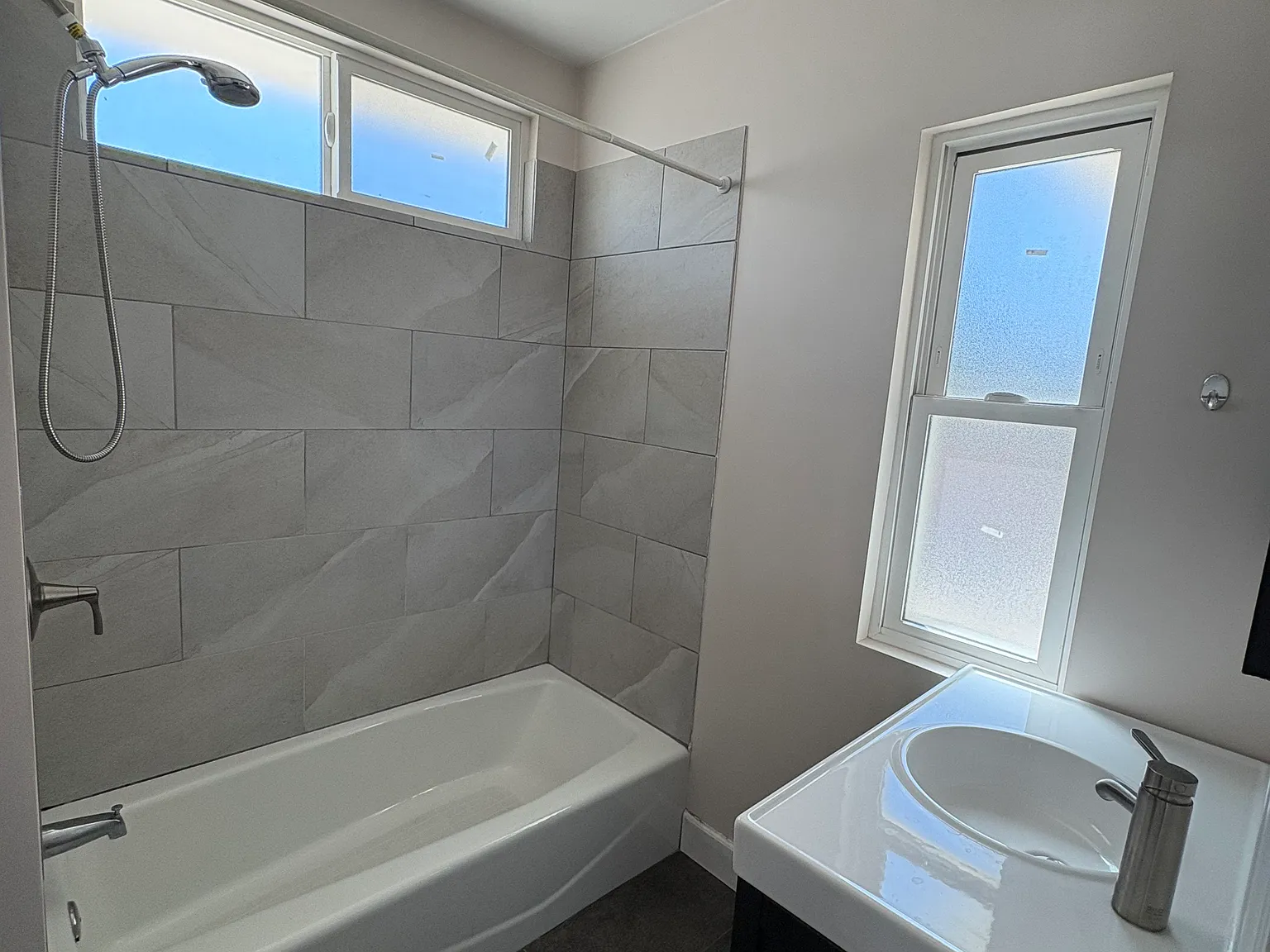 3 bed, 1663 sqft, $3,900 — Photo 3
