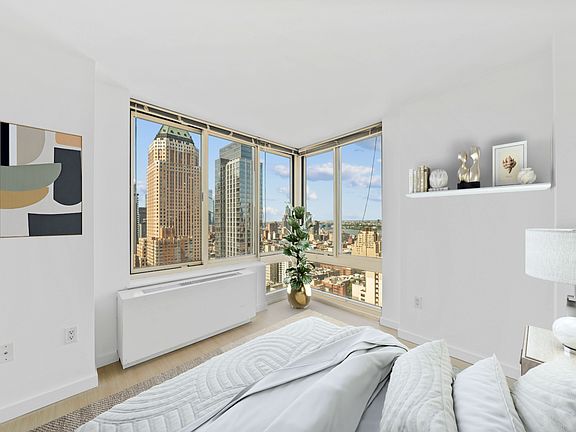 3rd image of 260 W 54th St APT 40F