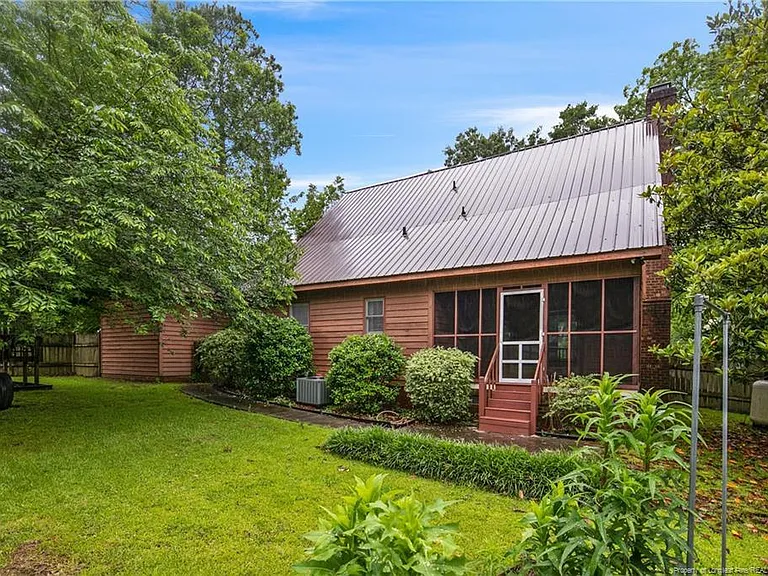 405 Bannerman Ct — Photo 36