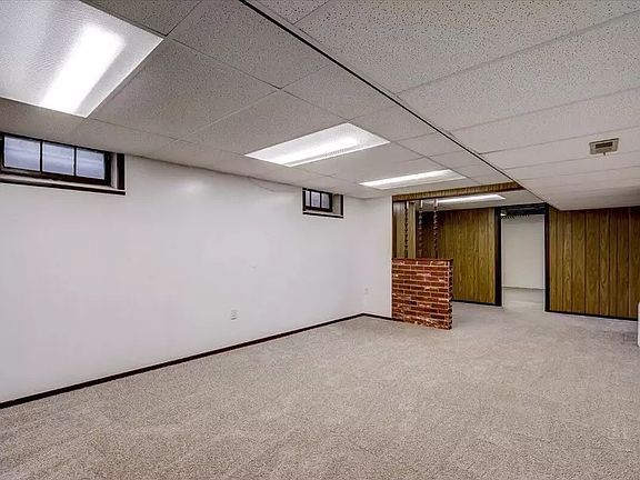 4th image of 3000 Webster St