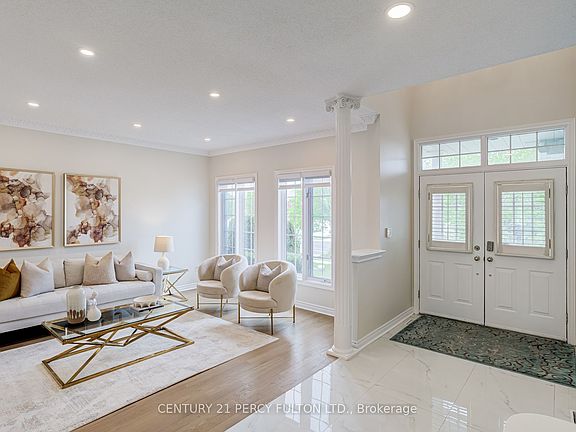 2nd image of 118 Village Gate Dr