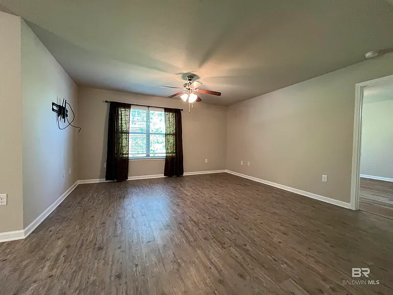 10286 Shetland Dr — Photo 4