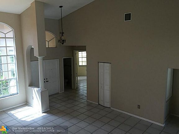 4th image of 13731 NW 20th St