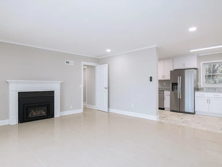 2 Bedroom/1 Bath and 3 Bedroom/2 Bath Quadplex — Photo 14