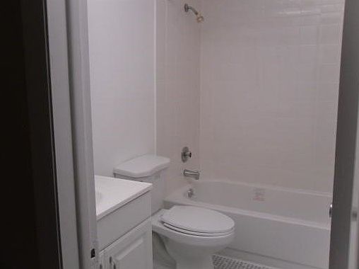 5th image of 6940 Miami Gardens Dr APT 1-122