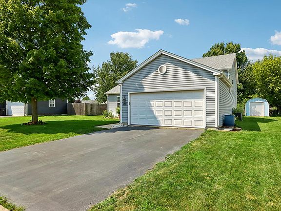 3rd image of 242 Deer Path DRIVE