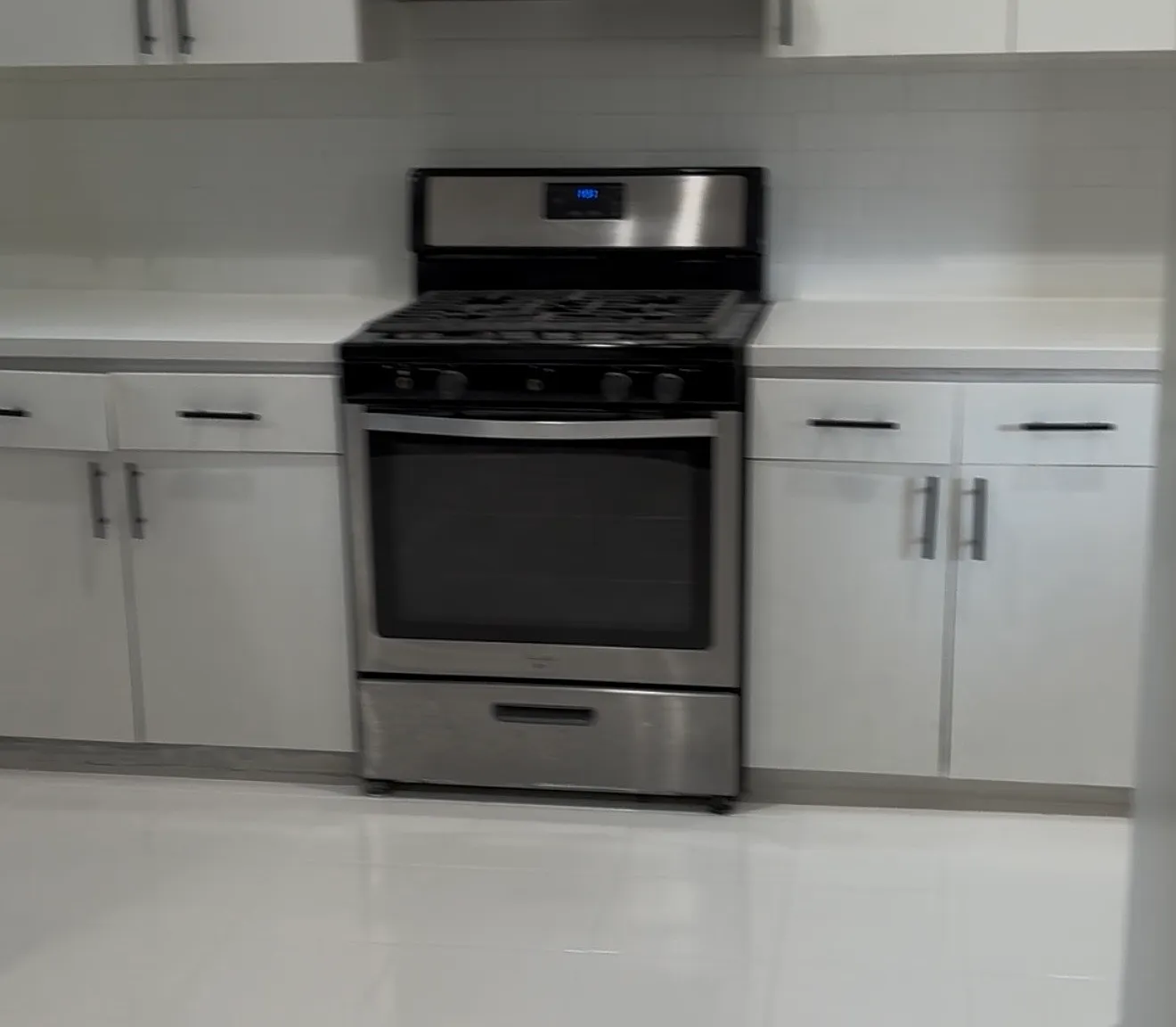 3 bed, 1188 sqft, $2,250 — Photo 3