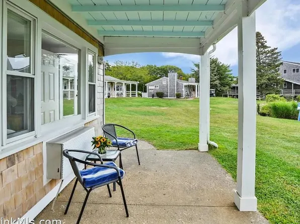 27 Island Inn Rd #7C, Oak Bluffs, MA 02557