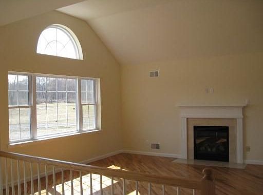 4th image of 766 Orchard Dr