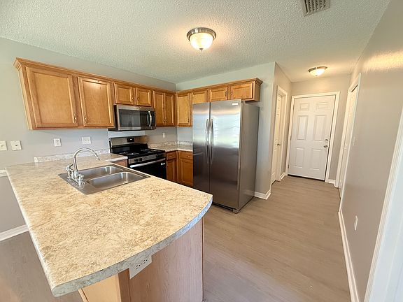 5th image of 521 Hamilton Blvd