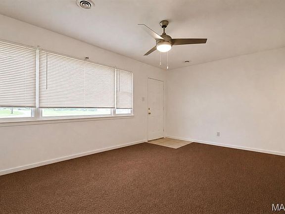 3rd image of 58 Delores Dr