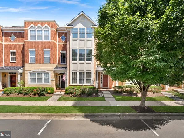 19392 Coppermine Sq, Leesburg, VA 20176