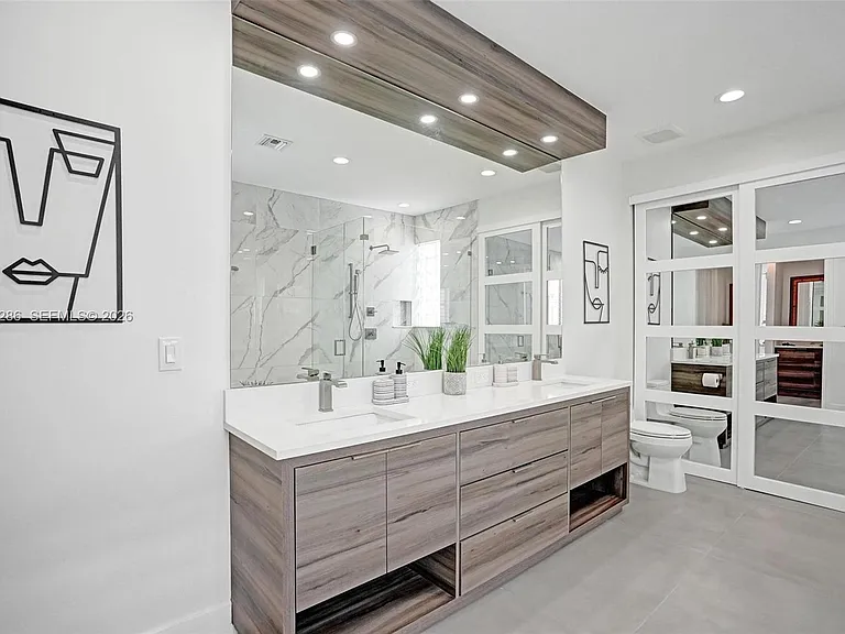 453 SW 5th Ave — Photo 52