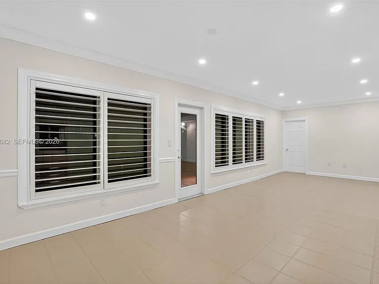 1435 Blue Rd — Photo 10