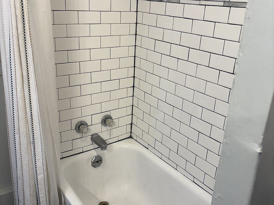 1st image of 941 Tonawanda St #17960621