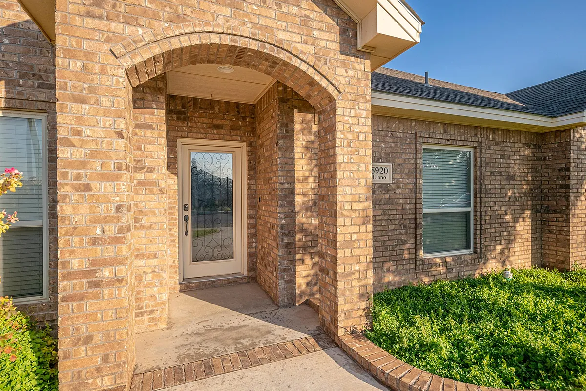 Building Photo - 5920 Llano Ct