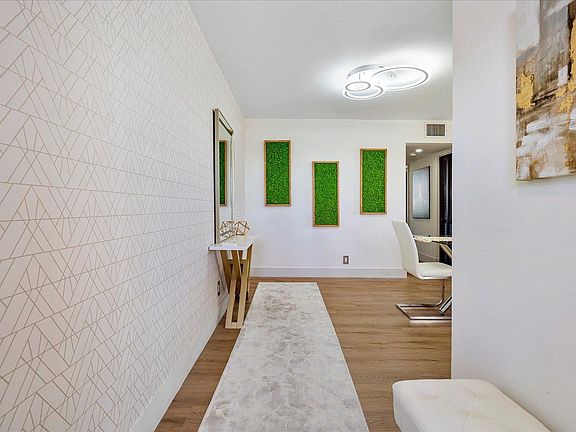 4th image of 3703 NE 166th St APT 701