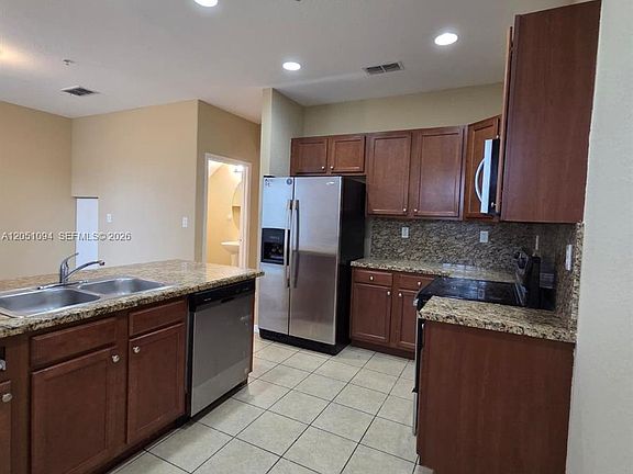 2nd image of 2851 W Prospect Rd #404-0