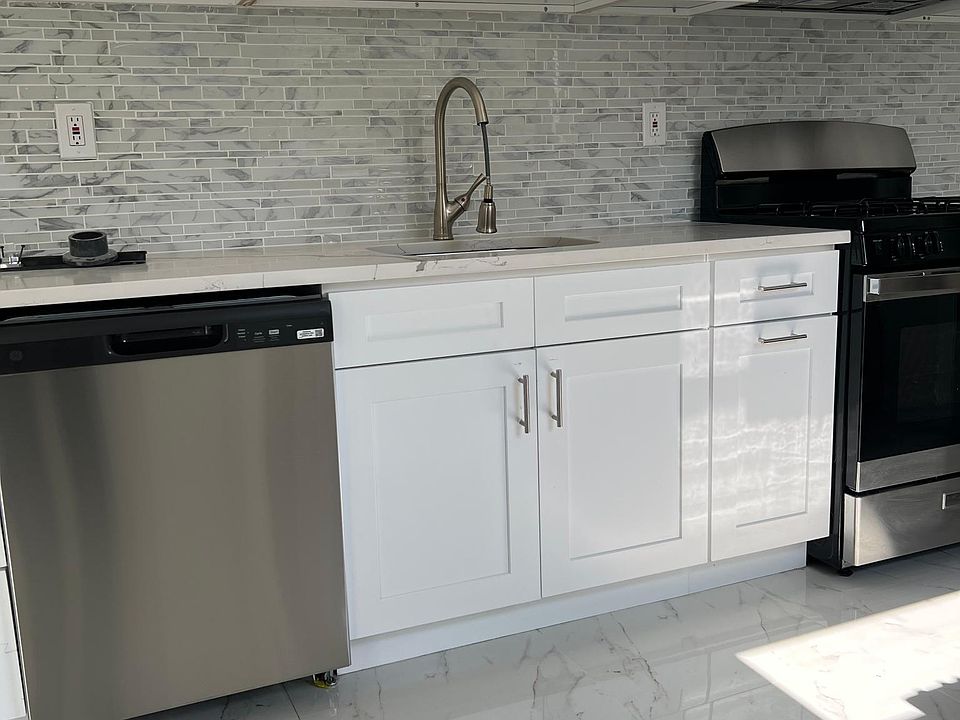 1st image of 113 Abbey Ct Floor 2