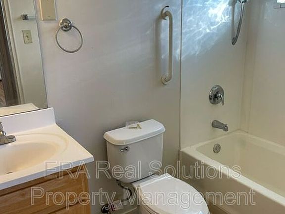 4th image of 323 Mayfair Blvd #D