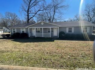 900 & 902 W Sevier St, Benton, AR 72019